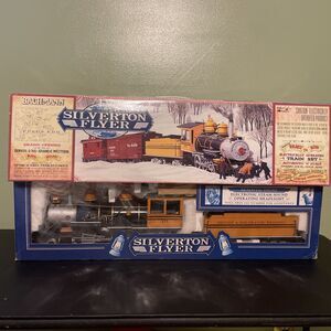 Silverston Flyer Electric Train Set New